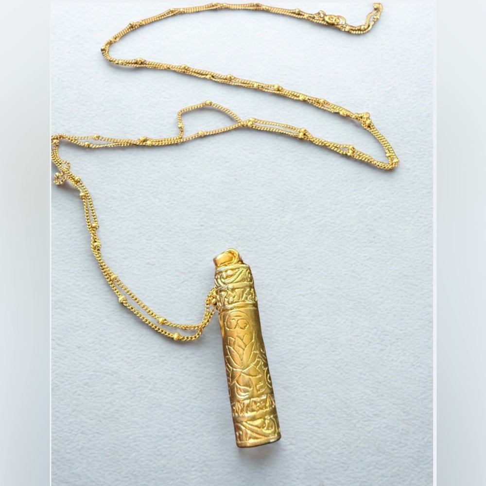 Handmade in Bali: Gold Lotus Capsule